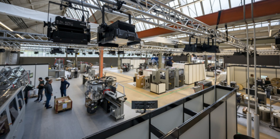 Fachmesse WirePro Expo von Komax Ausstellungshalle mit Ständen an der Fachmesse der Komax