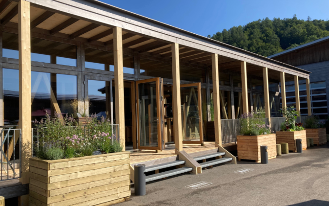 Jubiläumsanlass von Imprägnierwerk Willisau (IWW) zum Thema Holz und Wald, Galaabend in Holz-Quadrin