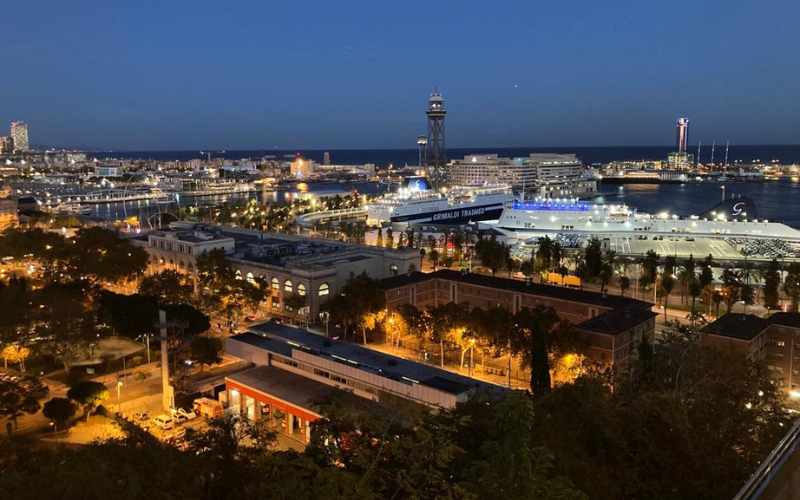 60 Jahre Jubiläum, Kundenanlass in Barcelona von Senn Chemicals Aussicht über den Hafen von Barcelona beim Apéro auf der Terrasse